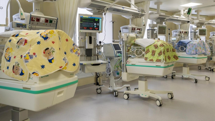 สธ. เตรียมสอบวินัยผู้เกี่ยวข้อง รพ.อ่างทอง ชี้ "ผิดจริง" จัดเลี้ยงใน NICU