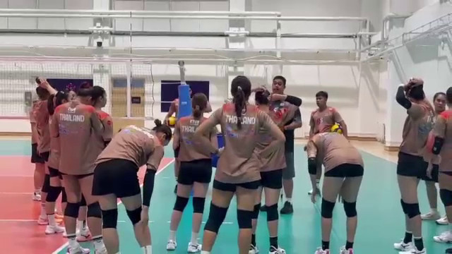 นักตบสาวไทยเตรียมพร้อม ก่อนเกมพบอินโดนีเซีย ชิงแชมป์เอเชีย นัด 2
