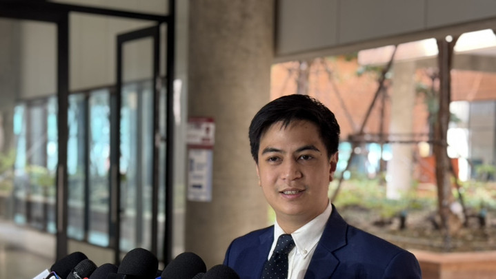 "พริษฐ์" ลั่น ปชน.ไม่ปกป้อง ชี้ "สมชาติ" พร้อมแจงปมนอมินีภูเก็ต 