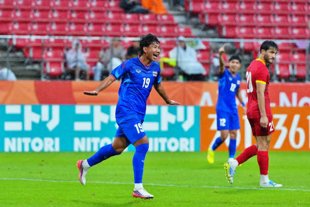 ไทย แซงชนะ คีร์กิซสถาน คว้า 3 แต้มแรก ฟุตบอลเอเชียนเกมส์ รอบแบ่งกลุ่ม  