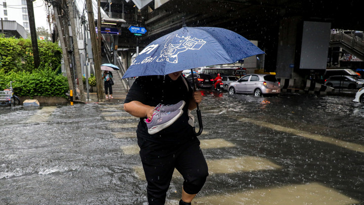 กรมอุตุฯ ประกาศ ฉ.6 เตือน 43 จังหวัด ฝนตกหนักถึงหนักมาก ถึง 27 ก.ย.