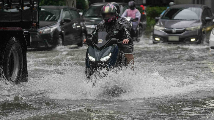 ทั่วไทยฝนตกหนัก ระวังน้ำท่วมฉับพลัน-น้ำป่า กทม.ฝนถล่มหลายพื้นที่ 