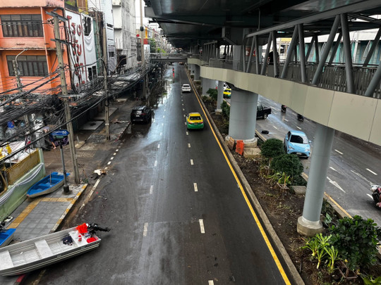 "ชัชชาติ" เผย "เคหะคลองจั่น-ลาดพร้าว" น้ำเริ่มแห้ง เร่งกู้ "ลาดกระบัง–สะพานสูง"