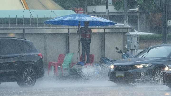 อุตุฯ เตือน 11-13 ต.ค. "เหนือ-กลาง-ตะวันออก-ใต้" ฝนตกหนัก ลูกเห็บตก