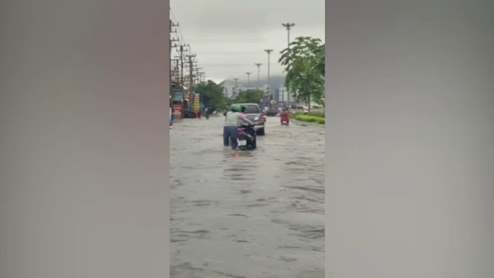 ฝนตกหนักหลายชั่วโมง "ตัวเมืองกาญจนบุรี" น้ำท่วม
