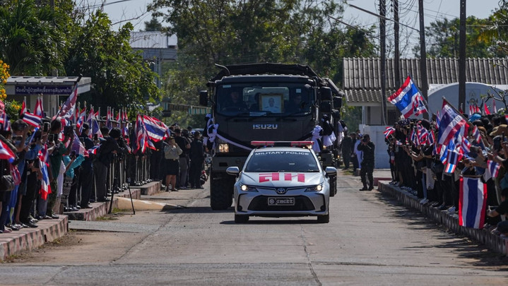 ส่งร่าง 2 ทหารกล้า "จ.ส.อ.สำเริง - พลทหารภาณุพัฒน์" กลับภูมิลำเนาอย่างสมเกียรติ