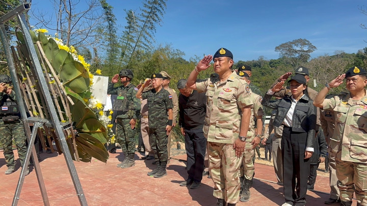 นายกฯ ขึ้น "ปราสาทตาควาย-เนิน 350" กำลังใจทหารกล้า​ 