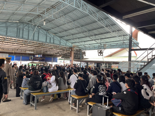 ทร.อำนวยความสะดวก รับคนไทย 162 คน กลับประเทศ