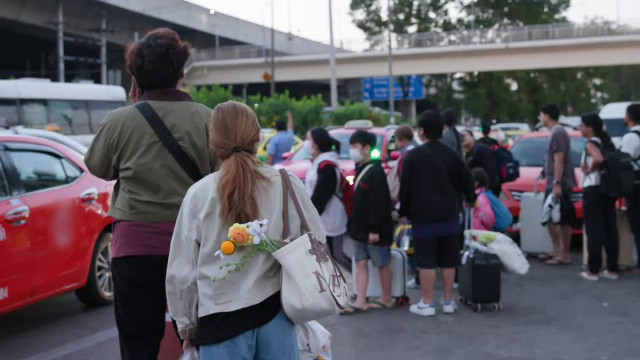 พบแท็กซี่บางคัน ฉวยโอกาสปฏิเสธรับ - เรียกค่าโดยสารแบบเหมา 