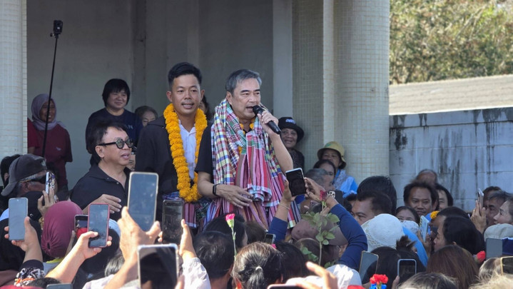 "อภิสิทธิ์" ช่วยหาเสียง "ตรัง" ขออาสากลับมาทำงานอีกครั้ง