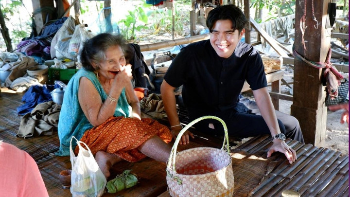 “ไทรวมพลัง” คิดไทบ้าน ทำแบบอินเตอร์ คว้า 6 เก้าอี้