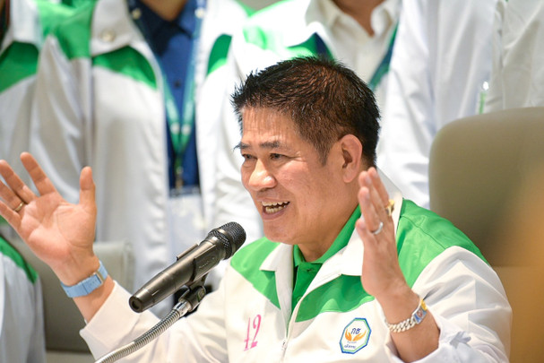 "ธรรมนัส" ไม่ตอบร่วมรัฐบาล ภท. ห่วงปมบาร์โค้ดเสี่ยงเลือกตั้งโมฆะ