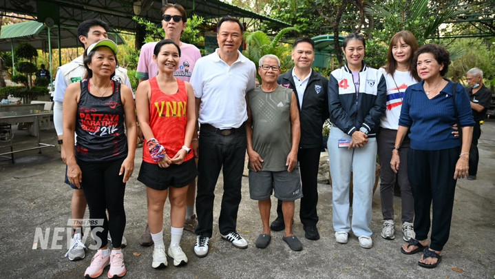 เลือกตั้ง 2569 : “อนุทิน” เดินสวนสุขภาพแต้จิ๋ว หาเสียงโค้งสุดท้าย