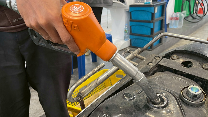 กรมธุรกิจพลังงาน ตรวจสต็อกน้ำมัน 53 แห่ง ยันมีเพียงพอใช้ในประเทศ