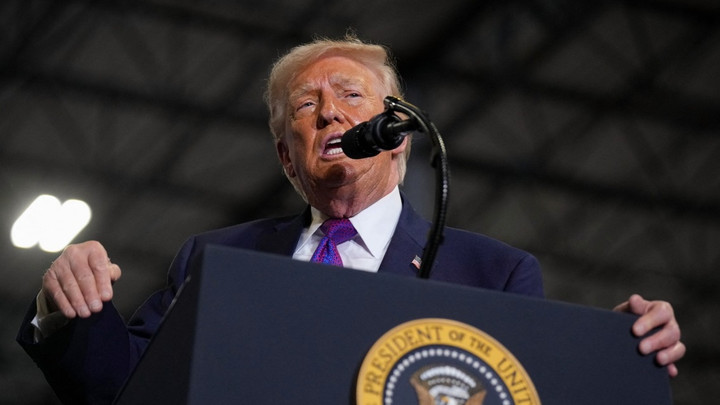 "ทรัมป์" เผยสหรัฐฯ โจมตีเป้าหมายทางทหารบนเกาะคาร์กสำเร็จ