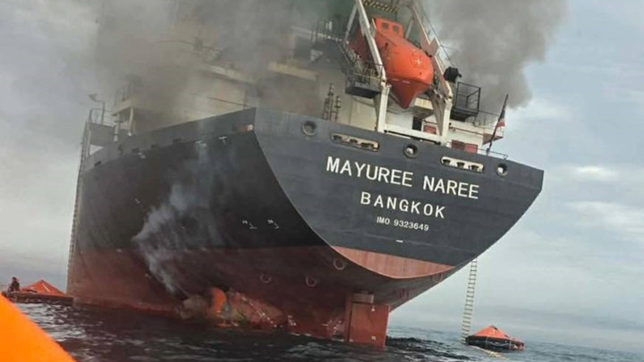 เรือสัญชาติไทย ถูกยิงไฟลุกไหม้ที่ท้ายเรือ ขณะแล่นผ่านช่องแคบฮอร์มุซ 