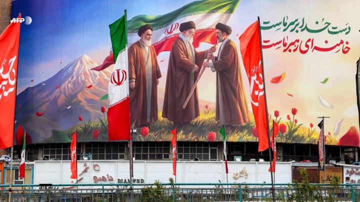 ลูกชาย ปธน.อิหร่านยัน "มอจตาบา คาเมเนอี" ปลอดภัยดี ท่ามกลางข่าวลือบาดเจ็บ