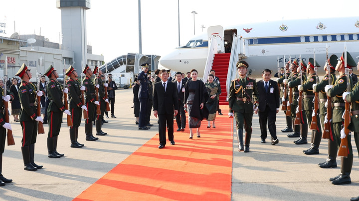 ในหลวง-พระราชินี เสด็จฯ เยือน สปป.ลาว อย่างเป็นทางการ 