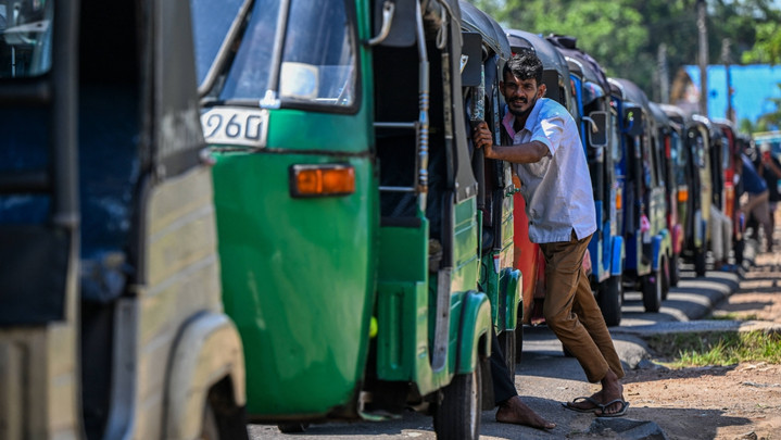 “ศรีลังกา” ประกาศให้วันพุธเป็นวันหยุดราชการ หวังประหยัดพลังงาน
