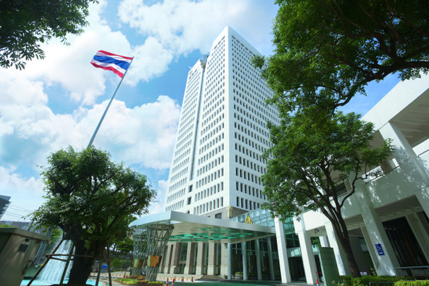 ปตท.เผย โรงกลั่น ปตท.เดินเครื่องเกิน 100 % เริ่มคุมราคาขายให้ พ่อค้าคนกลาง เท่ากับราคาหน้าปั๊ม