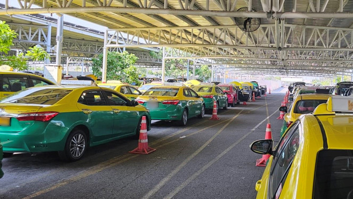 แท็กซี่สุวรรณภูมิ "ไม่ได้หยุดวิ่ง" แต่สู้วิกฤตน้ำมันดีเซลขาดแคลนไม่ไหว