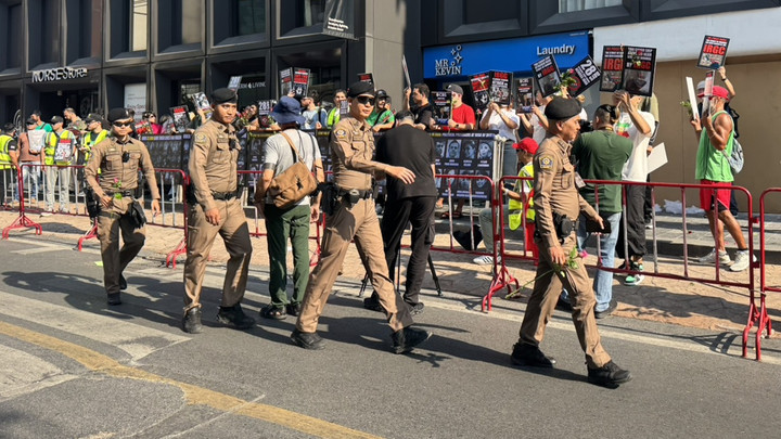 "ชาวอิหร่าน" ในไทย รวมตัวเรียกร้องผู้นำอิหร่านยุติสงคราม