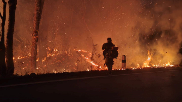 ไฟป่า แม่ฮ่องสอน ลามหนัก ประสานขอเฮลิคอปเตอร์สนับสนุนดับไฟ