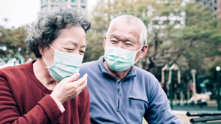 แพทย์ มช.เตือน ฝุ่นพิษกระตุ้น "สมองเสื่อม-หลอดเลือดอุดตัน" กลุ่มวัยเก๋า