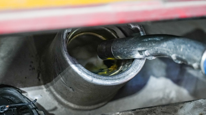 กบน.ตรึงราคาขายปลีกดีเซล หลังเพิ่มชดเชย B7 ลิตรละ 6.44 บาท แตะ 20.71 บาท