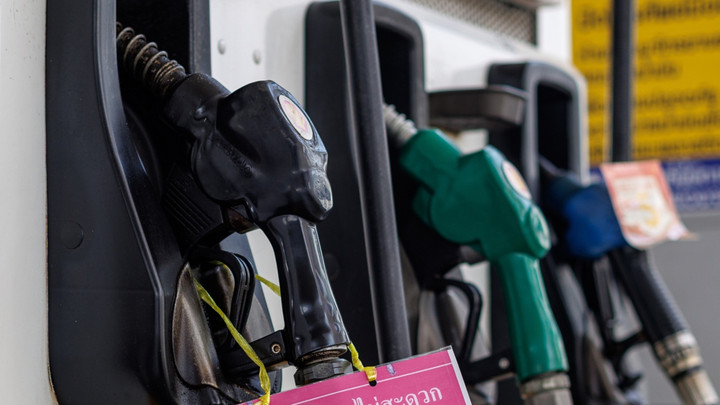 พลังงาน เผยราคาน้ำมันโลกพุ่ง แจงกองทุนฯ ติดลบ 49,403 ล้านบาท