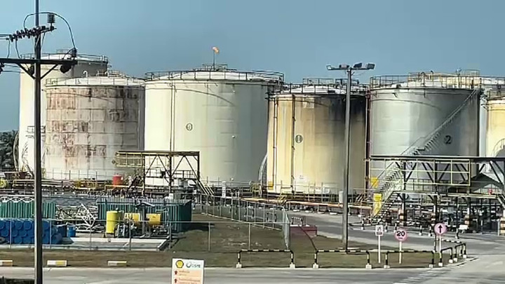 ศุลกากรลุยตรวจคลังน้ำมัน 3 แห่งที่สุราษฎร์ธานี ป้องกันกักตุน