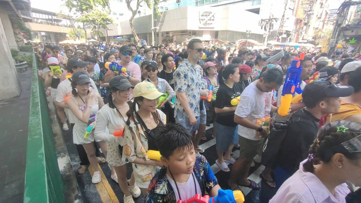 ปิดฉากสงกรานต์สีลม 69 ยอดรวม 3 วัน มากกว่า 6.5 แสนคน