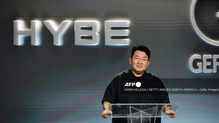 ตำรวจขอหมายจับ "บัง ซี-ฮยอก" ประธาน Hybe บริษัทเคป็อปชื่อดังเกาหลีใต้