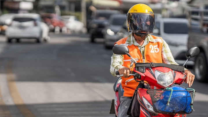 "คมนาคม" ยอดลงทะเบียนรับสิทธิเยียวยาค่าน้ำมัน รวมกว่า 2 แสนคัน