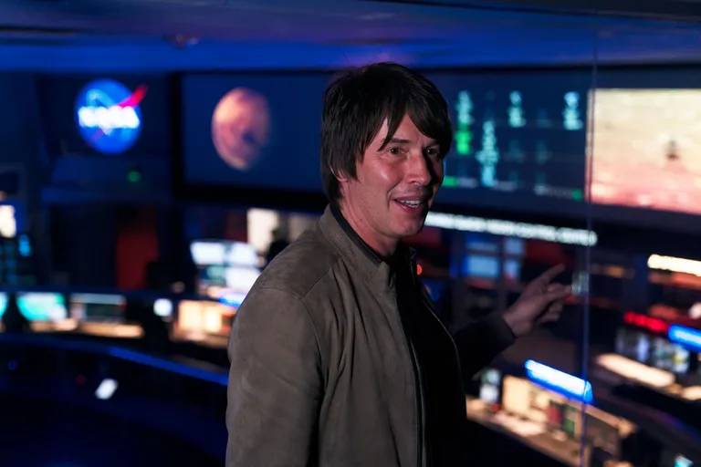 ไบรอัน ค็อกซ์ (ฺBrian Cox) นักฟิสิกส์อนุภาค และนักสื่อสารวิทยาศาสตร์