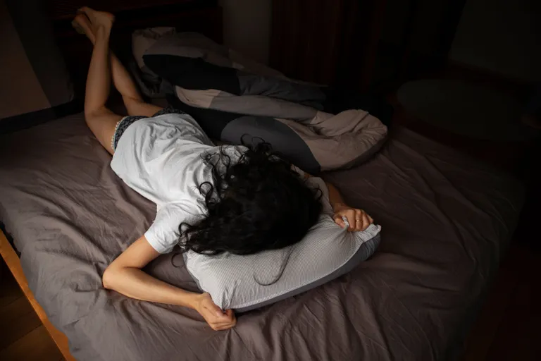 young-woman-dealing-with-anxiety