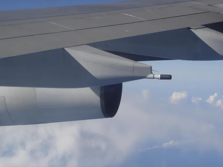 ท่อทิ้งเชื้อเพลิงของเครื่องบิน Airbus A340