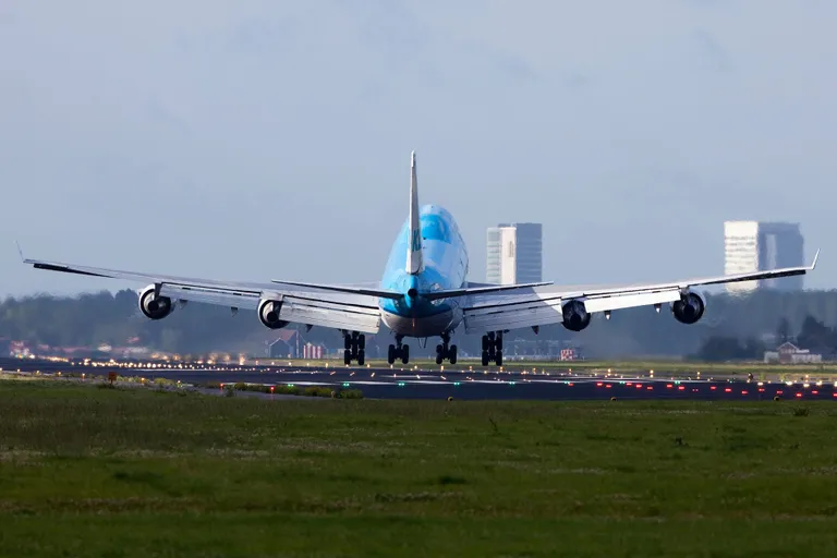 เครื่องบิน Boeing 747 ขณะกำลังลงจอดใน Crosswind