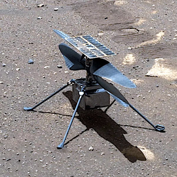 ภาพของโดรน Ingenuity บนดาวอังคาร ซึ่งถ่ายโดยโรเวอร์ Perseverance ของ NASA