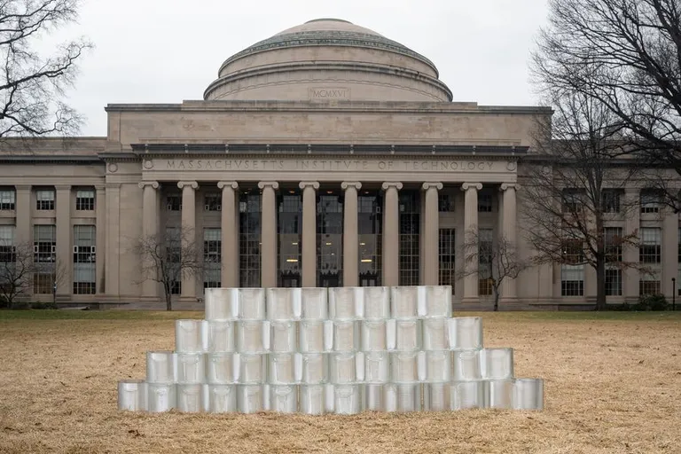 MIT-Glass-Masonary-01-press_0.jpg