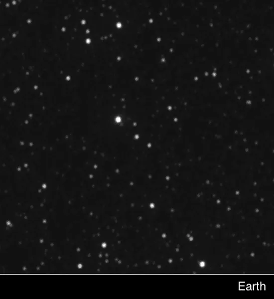 การทำ Stellar Parallax ด้วยยาน New Horizons เมื่อปี 2020 โดยภาพนี้คือมุมมองของโลก