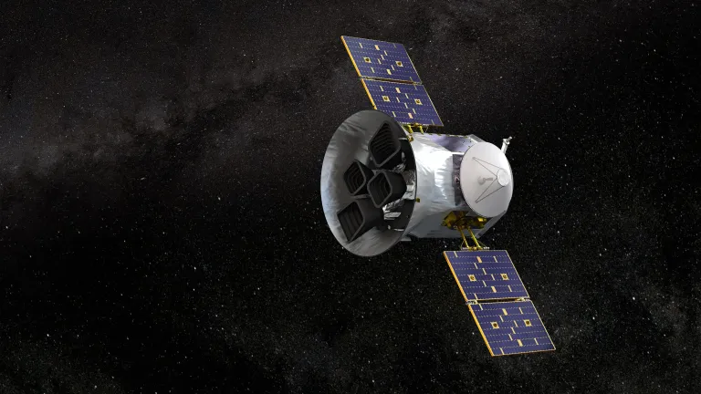 ภาพวาดศิลปินของกล้องโทรทรรศน์อวกาศ TESS ภาพจาก NASA