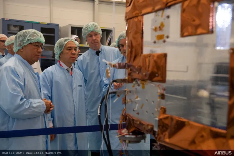ดาวเทียม THEOS-2 ที่ AIRBUS.jpg
