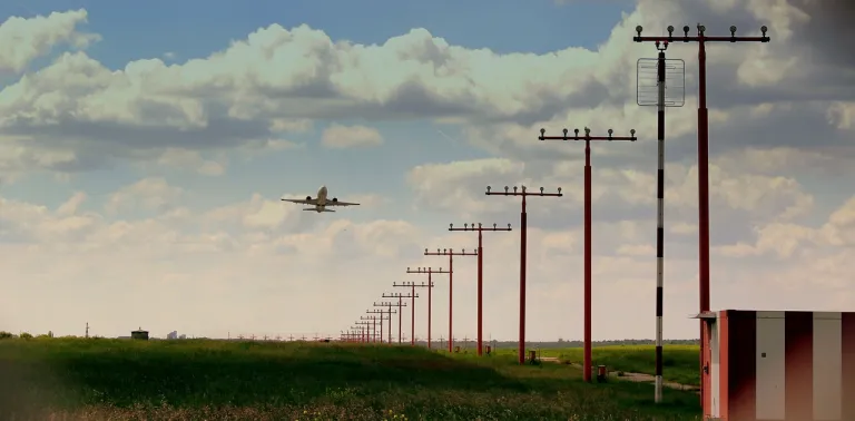 ระบบไฟ Approach Light สำหรับการบอกทิศทางของรันเวย์ในเวลากลางคืน
