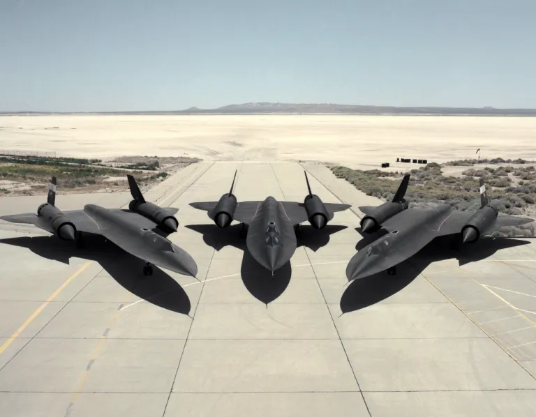 เครื่องบินความเร็วเหนือเสียง Lockheed SR-71 Blackbird ของกองทัพอากาศสหรัฐฯ