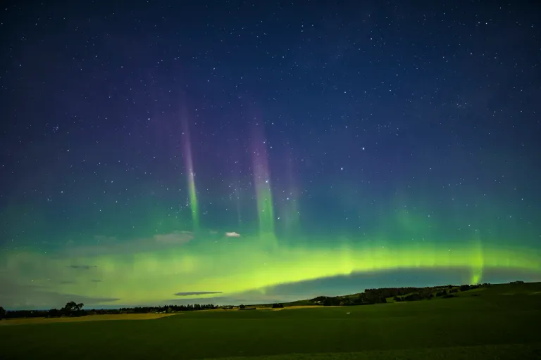 ภาพปรากฏการณ์แสงเหนือ ภาพถ่ายโดย Paul Stewart