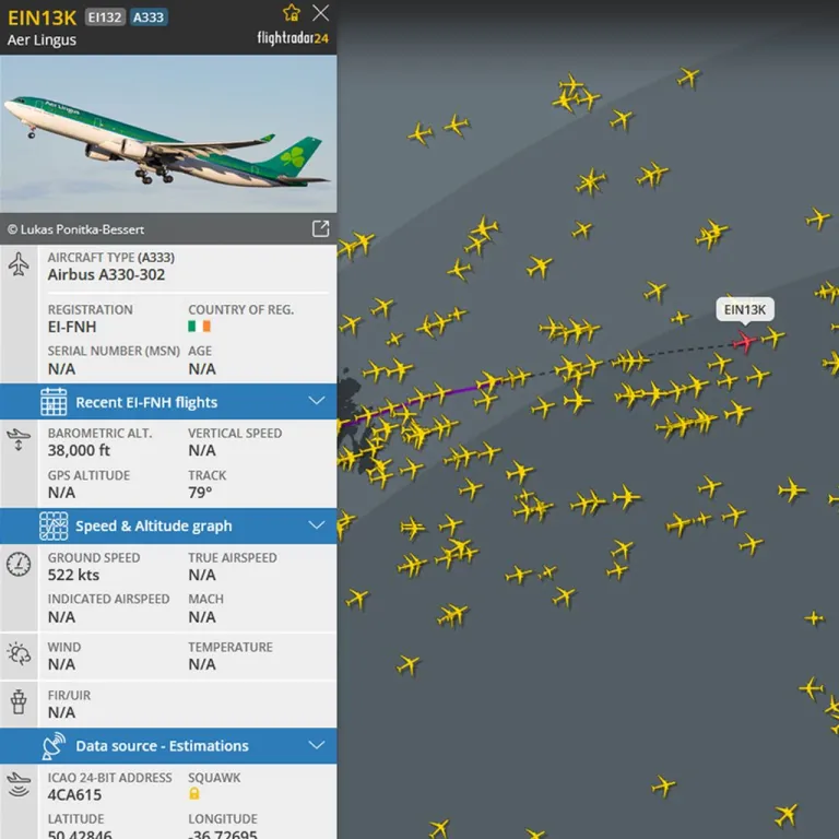 ภาพแสดงเส้นทางการบินของเครื่องบิน Airbus A330 ขณะกำลังบินข้ามมหาสมุทรแอตแลนติก