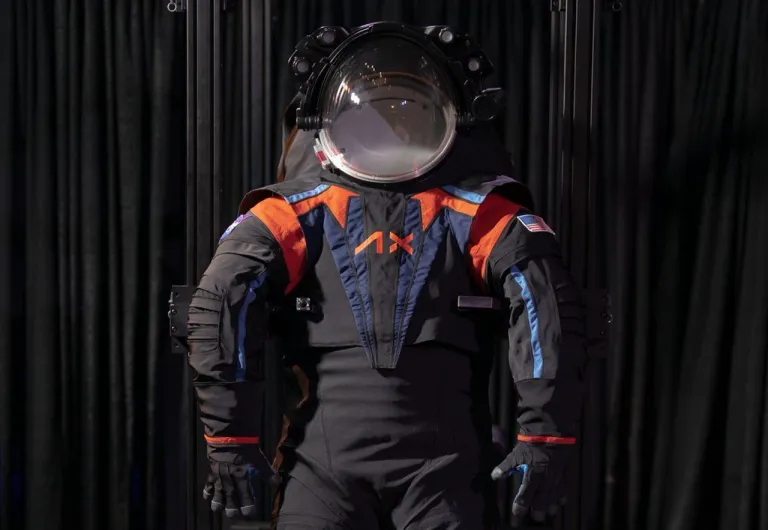 ชุดอวกาศ AxEMU ภาพจาก Axiom Space