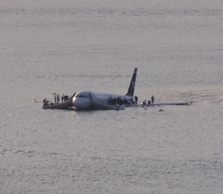US Airways เที่ยวบินที่ 1549 หลังการลงจอดฉุกเฉินในแม่น้ำฮัดสัน