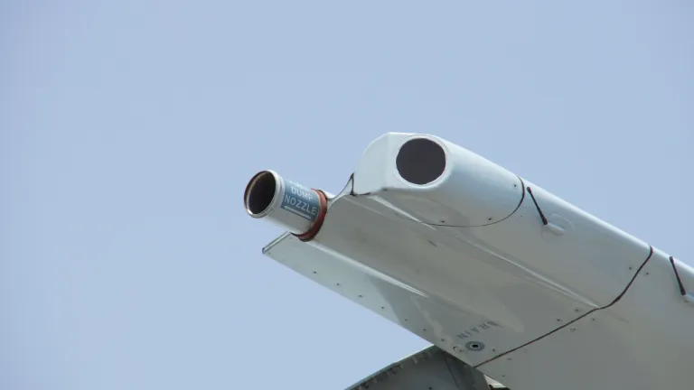 ท่อทิ้งเชื้อเพลิงของเครื่องบินลาดตระเวนทางทะเล Kawasaki P-1